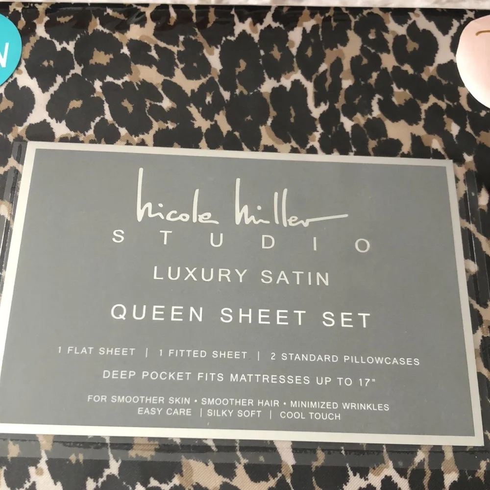 Nicole Miller pillowcases one new